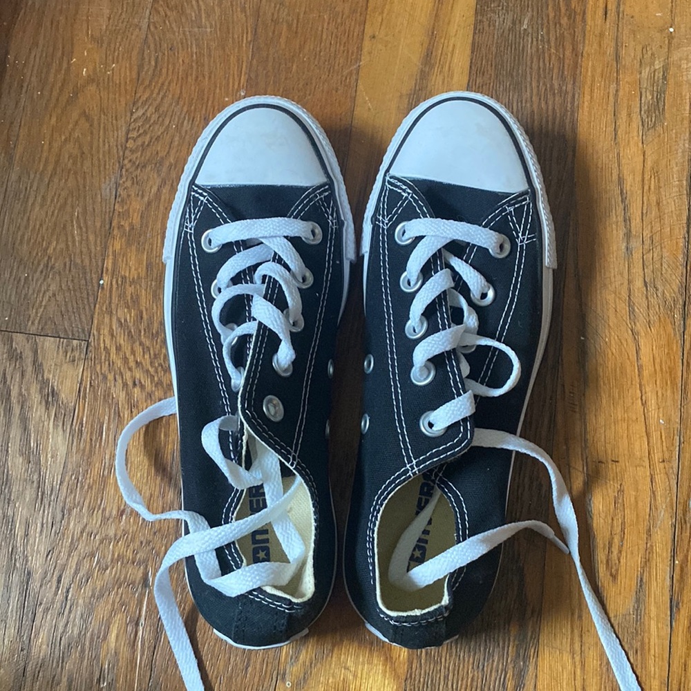 Black classic Converse